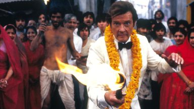   .Roger Moore. Octopussy - 1983. 